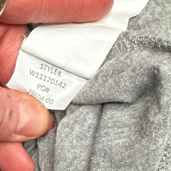 PRANA Women’s Gray Foundation Short Sleeve V-Neck Pocket Tee Size Medium - Picture 5 of 6